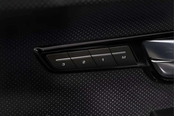 Land Rover Evoque - Image 25