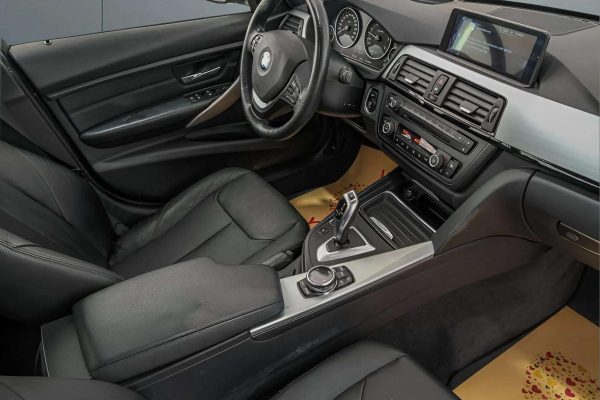 BMW 335 - Image 18