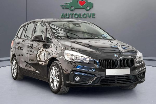 BMW 216 - Image 2