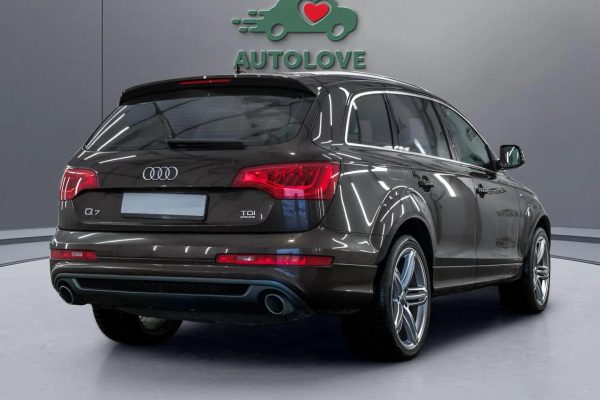 Audi Q7 - Image 4