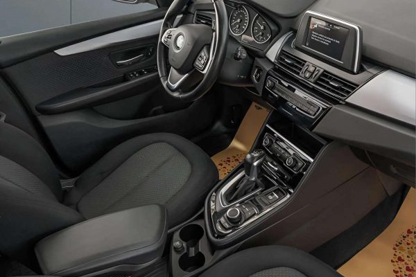 BMW 216 - Image 15