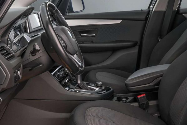 BMW 216 - Image 11