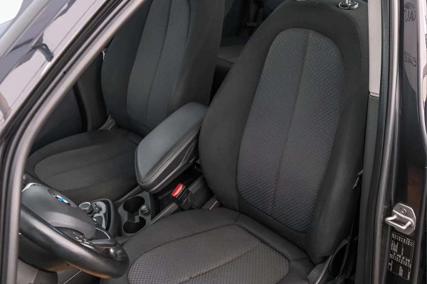 BMW 216 - Image 10