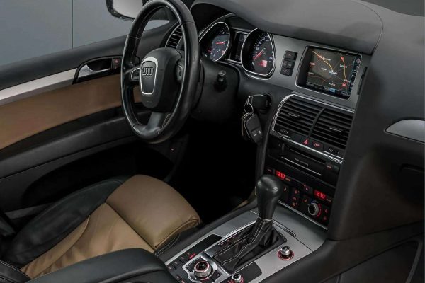 Audi Q7 - Image 23