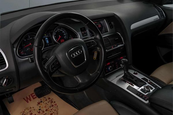 Audi Q7 - Image 14