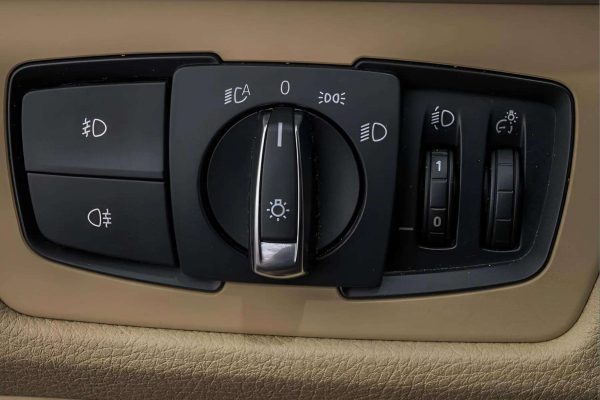 BMW 318 - Image 6