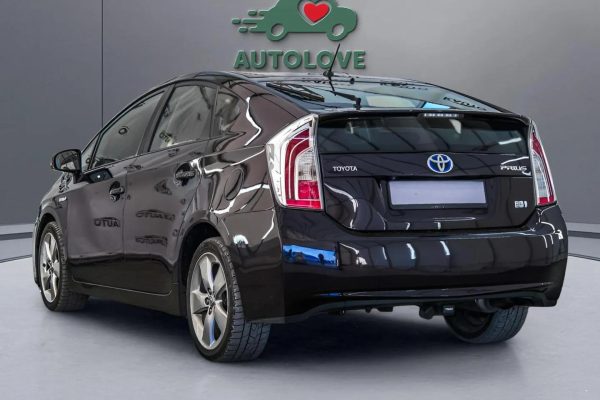 Toyota Prius - Image 3