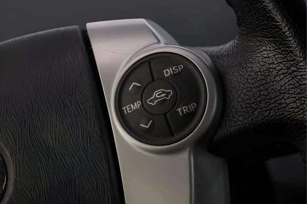 Toyota Prius - Image 17