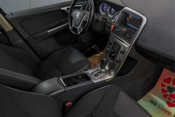 Volvo XC60 - Image 12