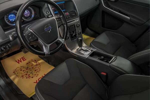 Volvo XC60 - Image 11