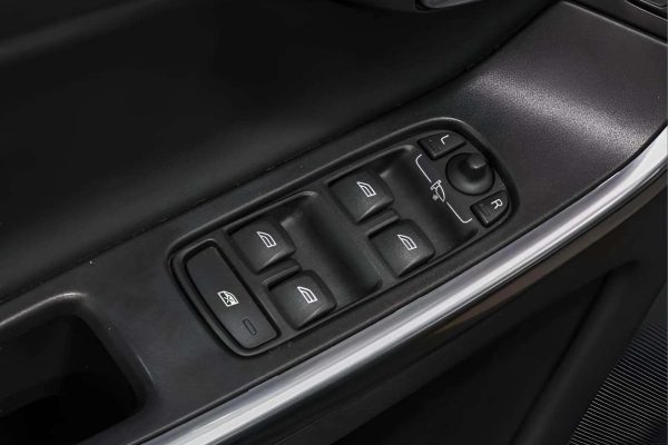 Volvo XC60 - Image 10