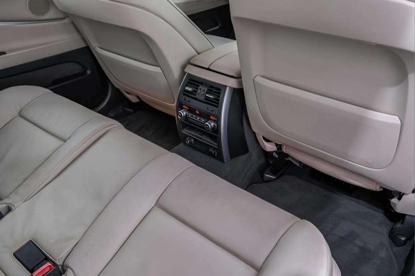 BMW 535 Gran Turismo - Image 16
