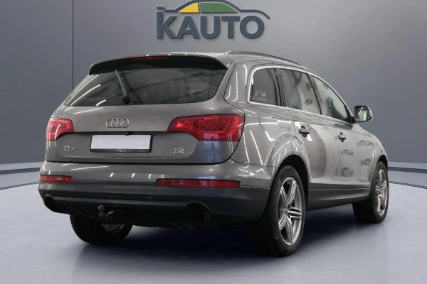 Audi Q7 - Image 4
