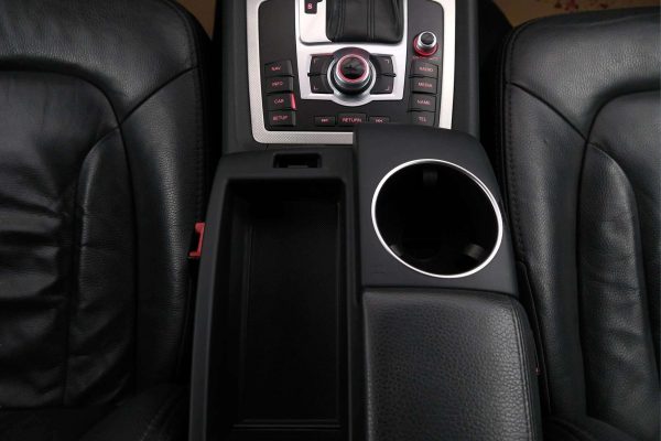 Audi Q7 - Image 20