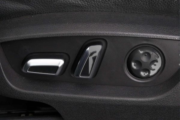 Audi Q7 - Image 12