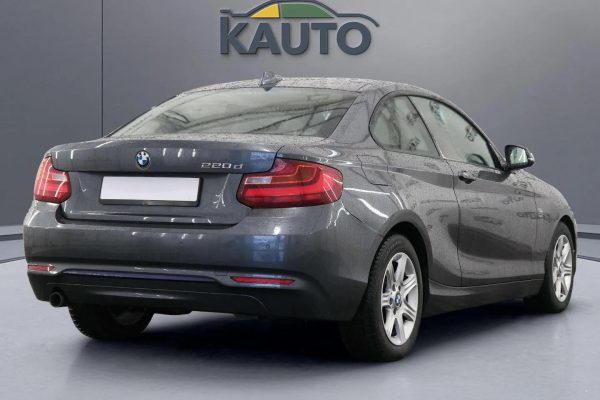 BMW 220 - Image 4