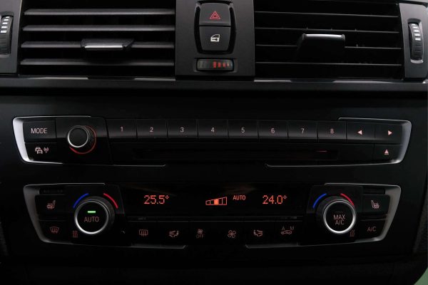 BMW 220 - Image 8