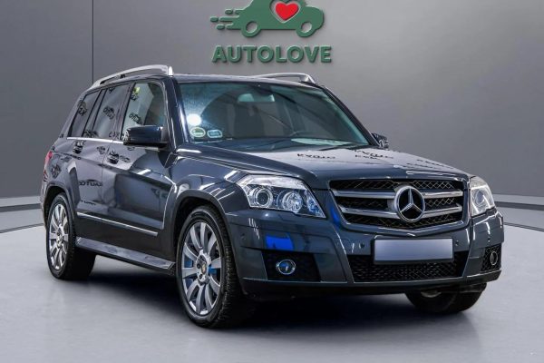 Mercedes-Benz GLK320 - Image 2