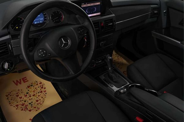 Mercedes-Benz GLK320 - Image 11