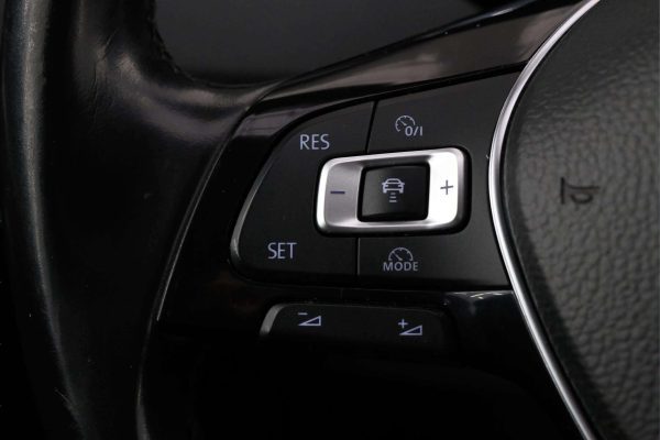Volkswagen Golf Sportsvan - Image 24