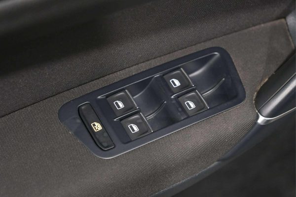 Volkswagen Golf Sportsvan - Image 11