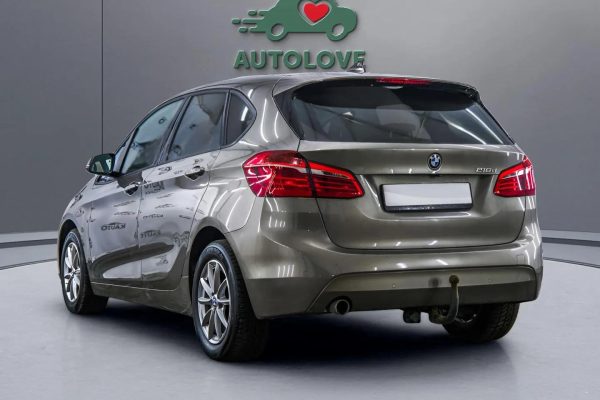 BMW 216 - Image 3