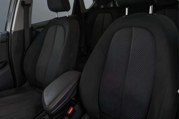 BMW 216 - Image 10