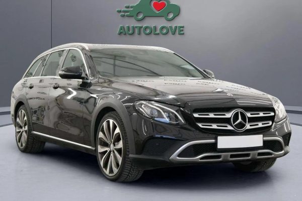 Mercedes-Benz E220 - Image 2