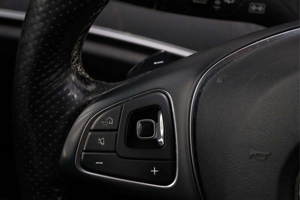 Mercedes-Benz E220 - Image 29