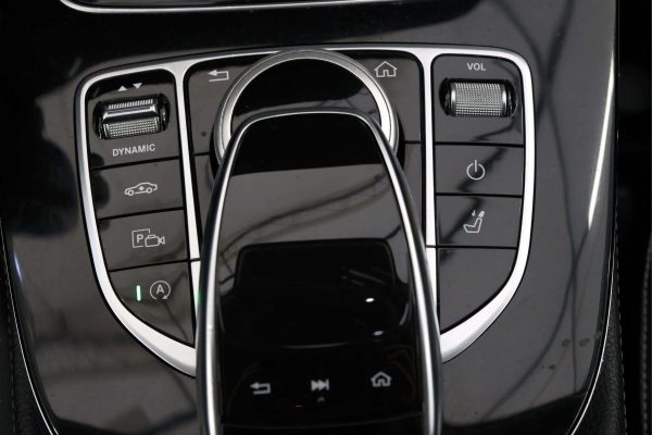 Mercedes-Benz E220 - Image 27