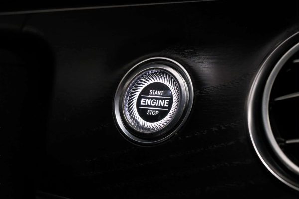Mercedes-Benz E220 - Image 25