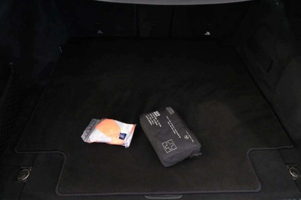 Mercedes-Benz E220 - Image 23