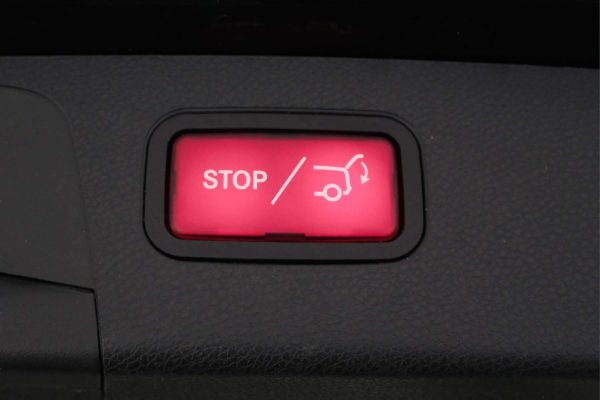 Mercedes-Benz E220 - Image 22