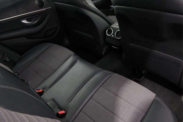 Mercedes-Benz E220 - Image 21