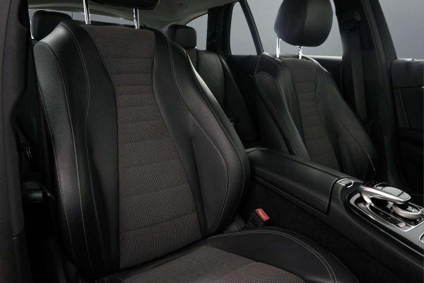 Mercedes-Benz E220 - Image 18