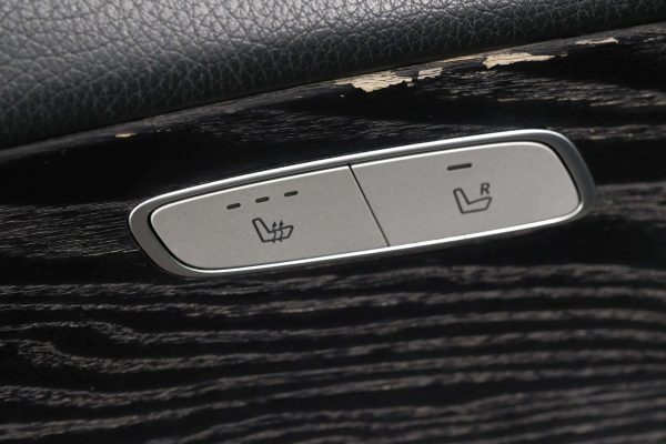 Mercedes-Benz E220 - Image 15