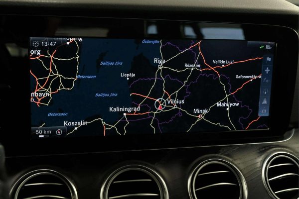 Mercedes-Benz E220 - Image 9
