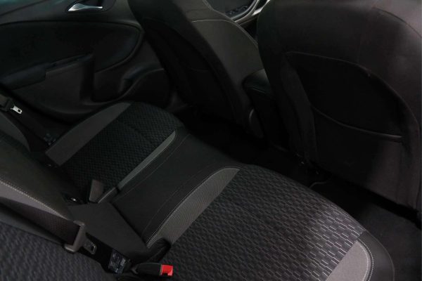 Opel Astra - Image 16