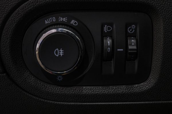 Opel Grandland X - Image 8
