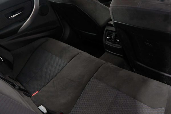 BMW 320 - Image 15