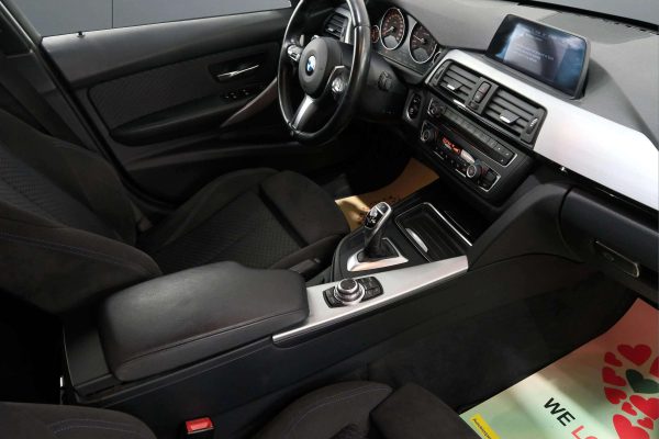 BMW 320 - Image 13