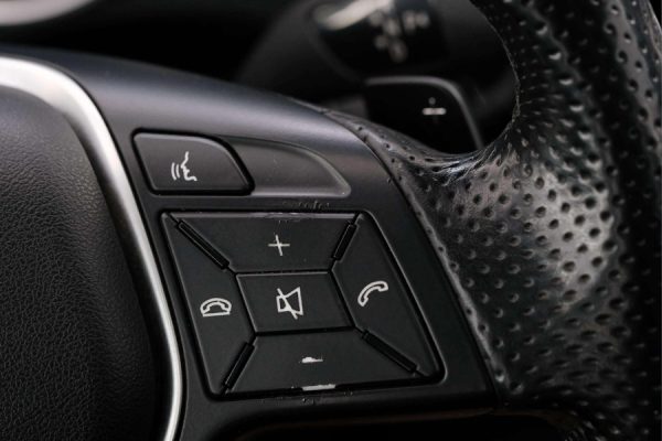 Mercedes-Benz CLS350 - Image 31