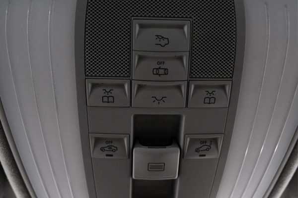 Mercedes-Benz CLS350 - Image 25