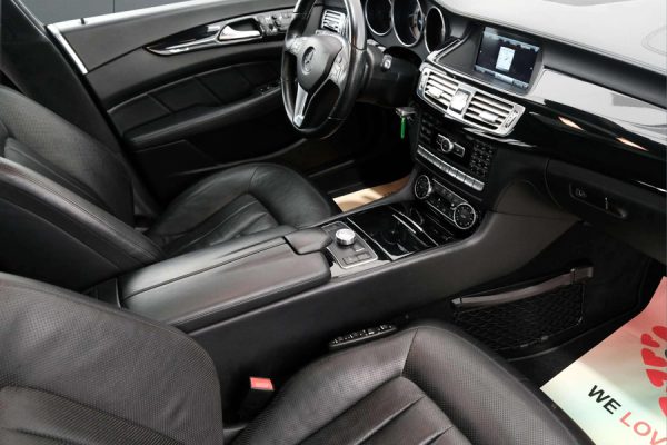 Mercedes-Benz CLS350 - Image 20