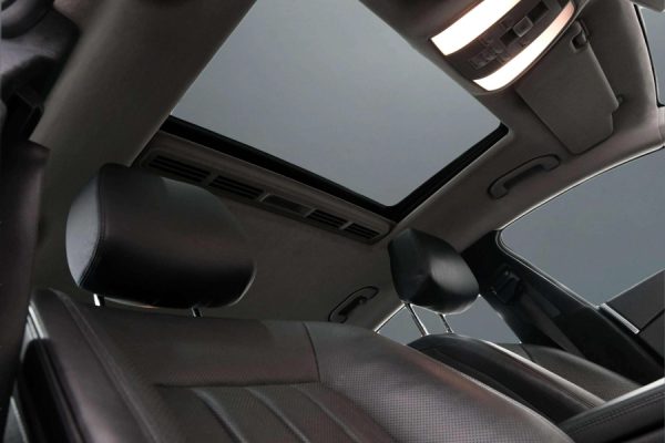 Mercedes-Benz CLS350 - Image 17