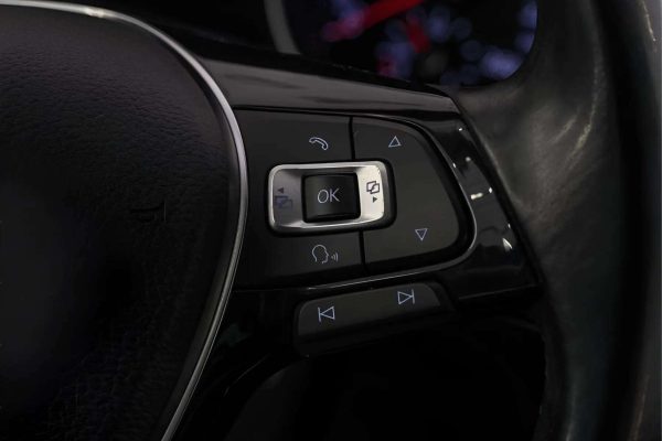 Volkswagen Passat - Image 26
