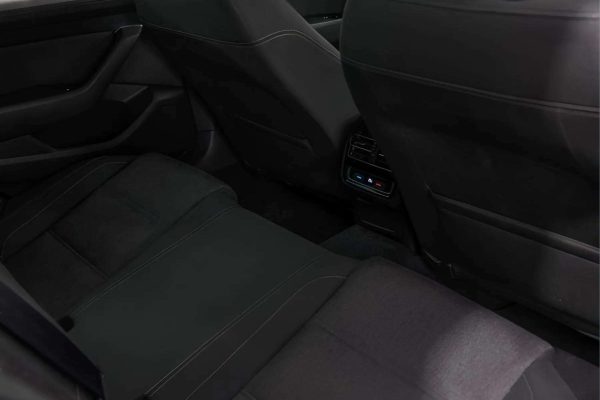 Volkswagen Passat - Image 20