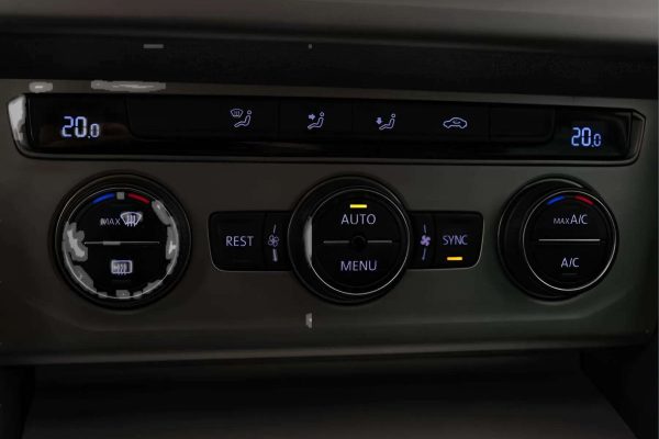 Volkswagen Passat - Image 8