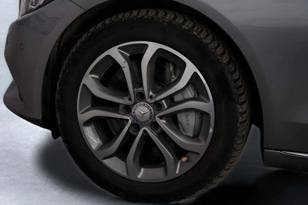 Mercedes-Benz C350 - Image 35