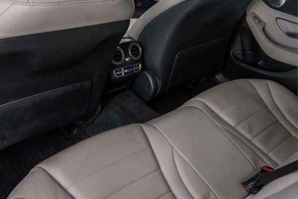Mercedes-Benz C350 - Image 34